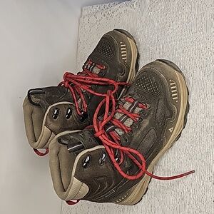 Vasque Breeze AT ultradry waterproof trail hiking rock climbing boots sz 4 youth